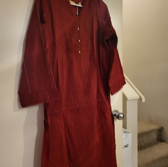 Dress - Picture 3 of 3